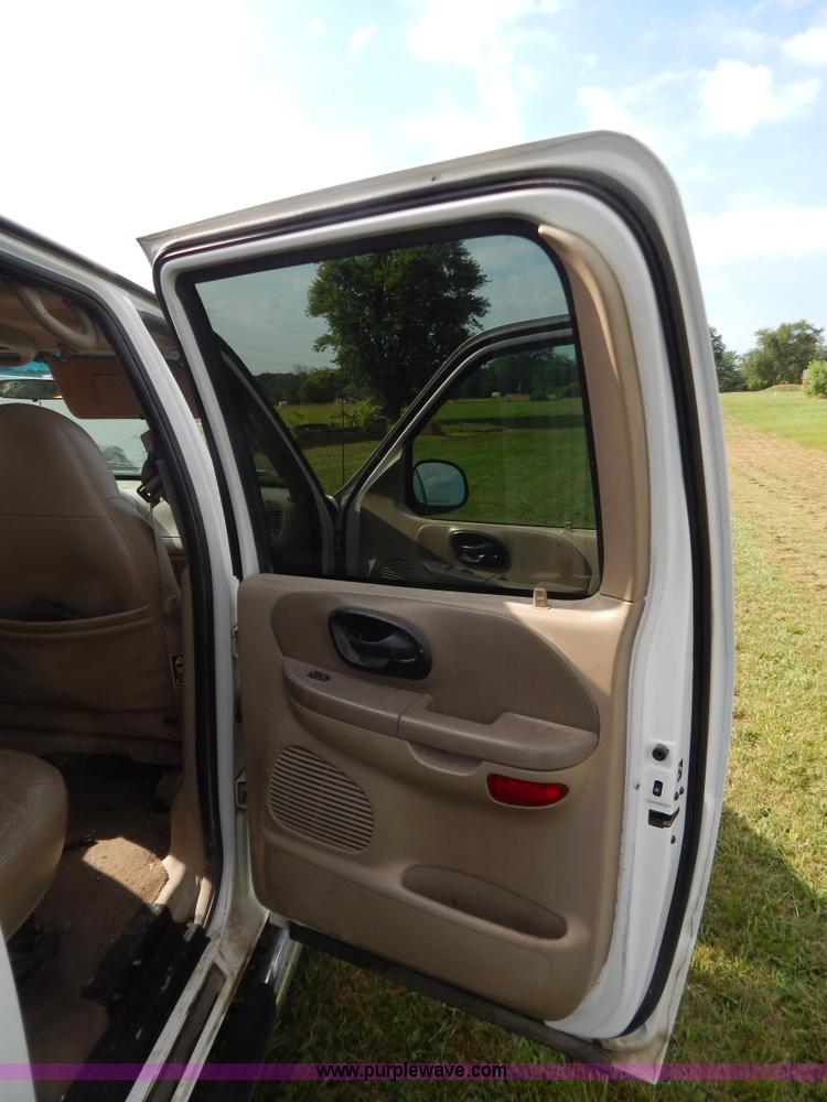 image for item G3320 2001 Ford F150 pickup truck