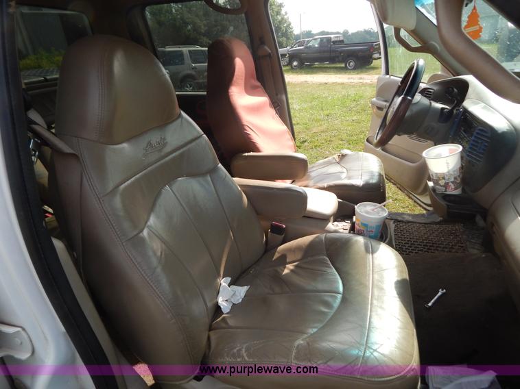 image for item G3320 2001 Ford F150 pickup truck