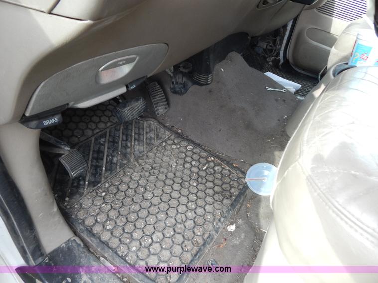 image for item G3320 2001 Ford F150 pickup truck