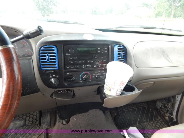 image for item G3320 2001 Ford F150 pickup truck