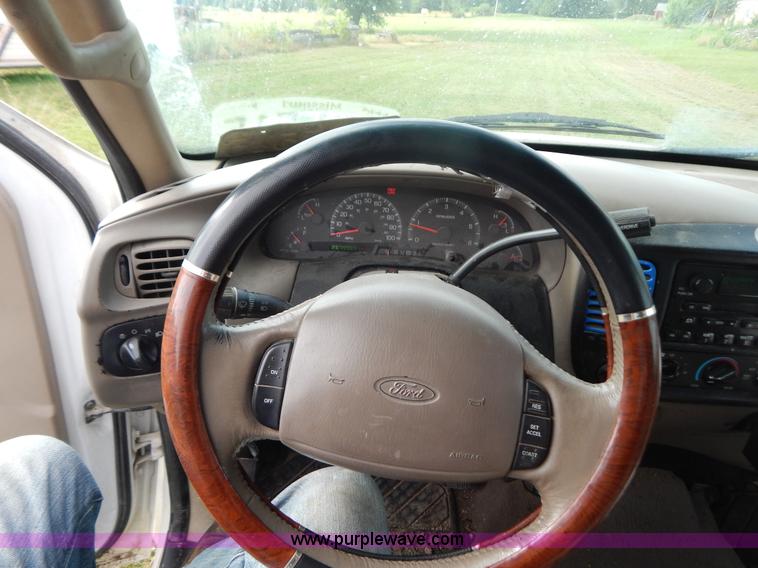 image for item G3320 2001 Ford F150 pickup truck