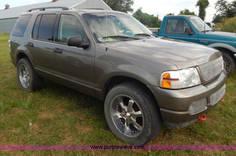 image for item G3321 2004 Ford Explorer XLT SUV