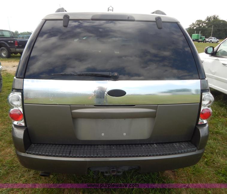 image for item G3321 2004 Ford Explorer XLT SUV