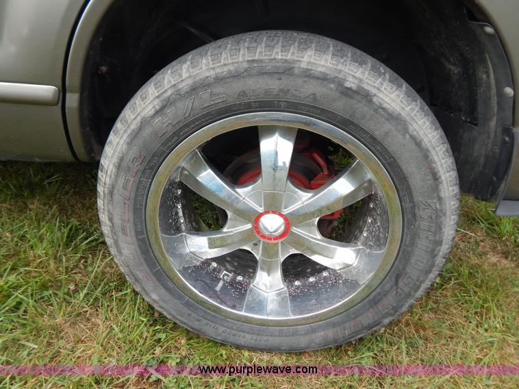 image for item G3321 2004 Ford Explorer XLT SUV