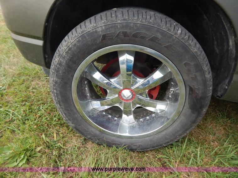 image for item G3321 2004 Ford Explorer XLT SUV