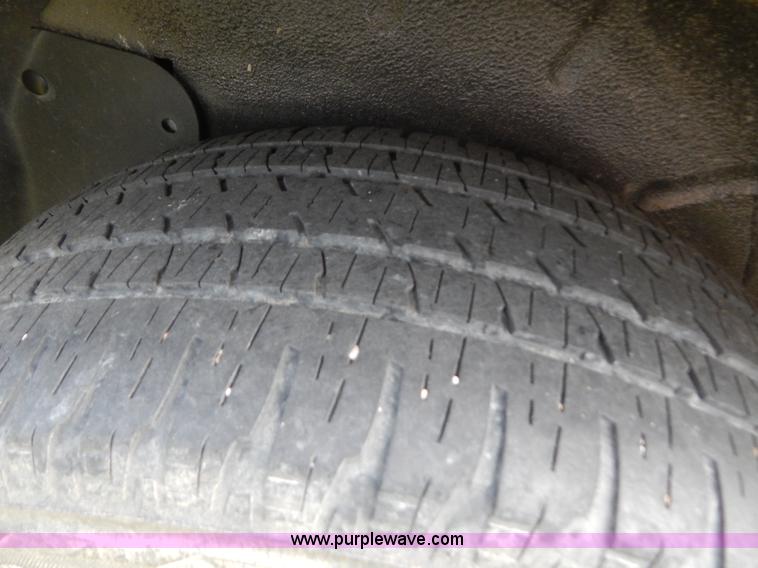 image for item G3321 2004 Ford Explorer XLT SUV