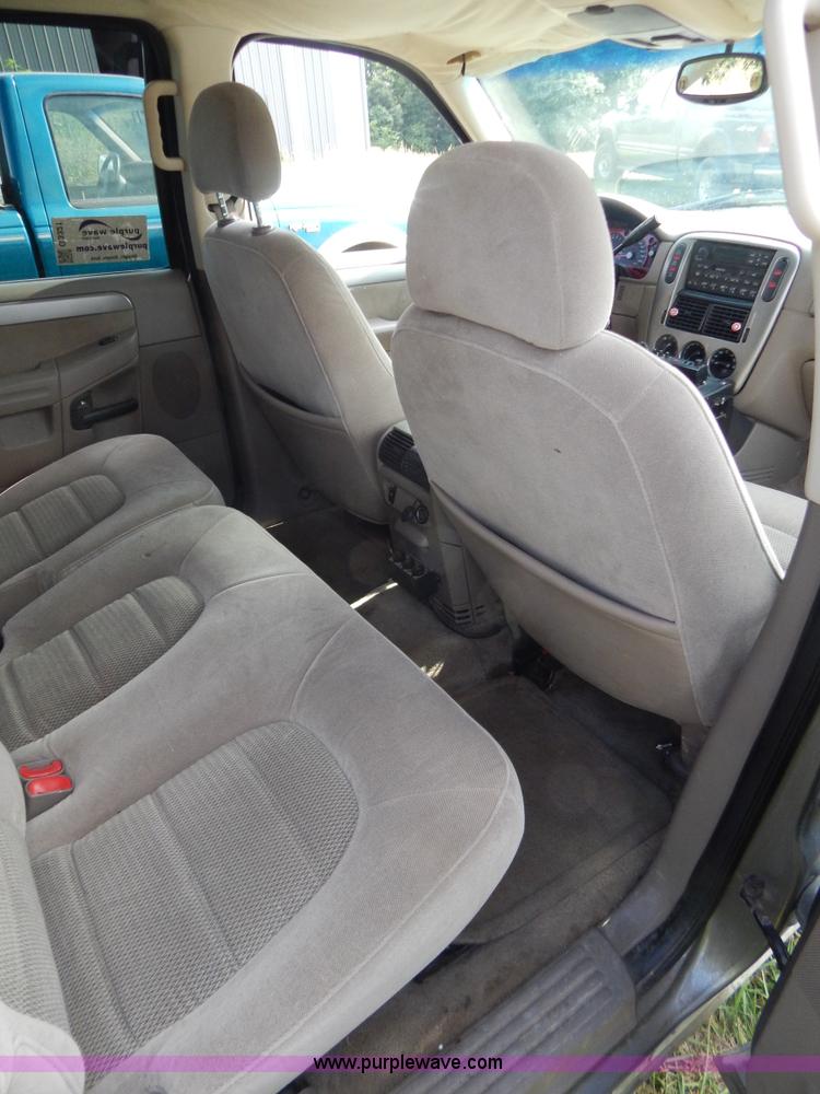 image for item G3321 2004 Ford Explorer XLT SUV