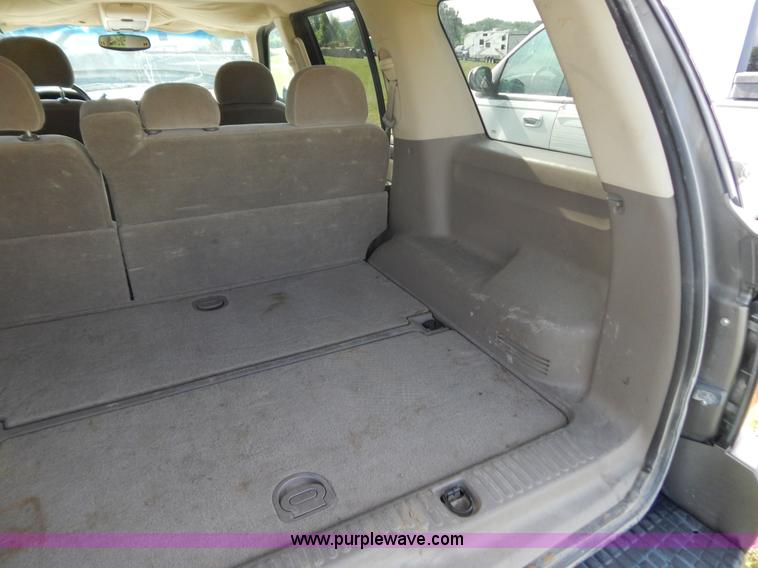 image for item G3321 2004 Ford Explorer XLT SUV