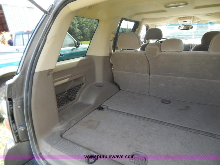 image for item G3321 2004 Ford Explorer XLT SUV