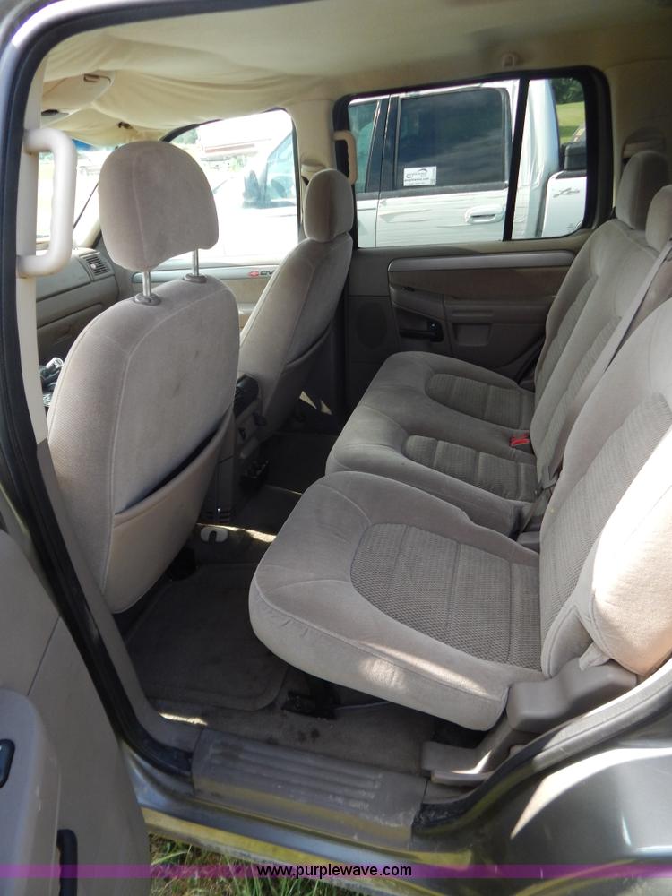 image for item G3321 2004 Ford Explorer XLT SUV