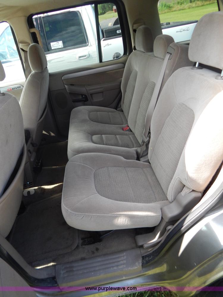 image for item G3321 2004 Ford Explorer XLT SUV