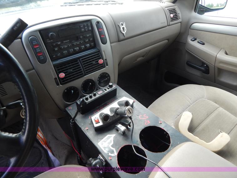 image for item G3321 2004 Ford Explorer XLT SUV