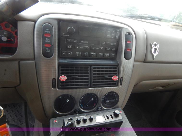 image for item G3321 2004 Ford Explorer XLT SUV