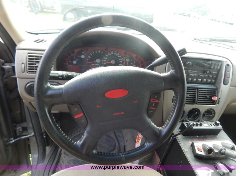 image for item G3321 2004 Ford Explorer XLT SUV