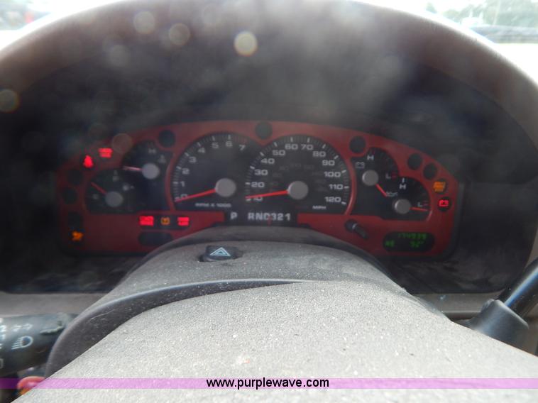 image for item G3321 2004 Ford Explorer XLT SUV