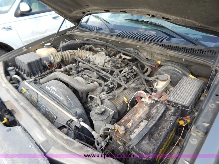 image for item G3321 2004 Ford Explorer XLT SUV