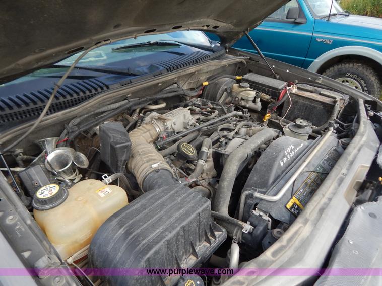 image for item G3321 2004 Ford Explorer XLT SUV