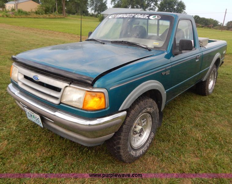 image for item G3322 1993 Ford Ranger STX pickup truck