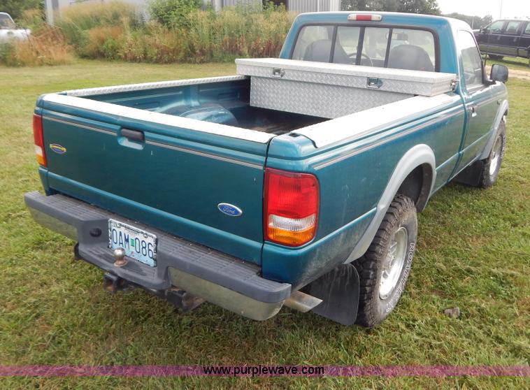 image for item G3322 1993 Ford Ranger STX pickup truck