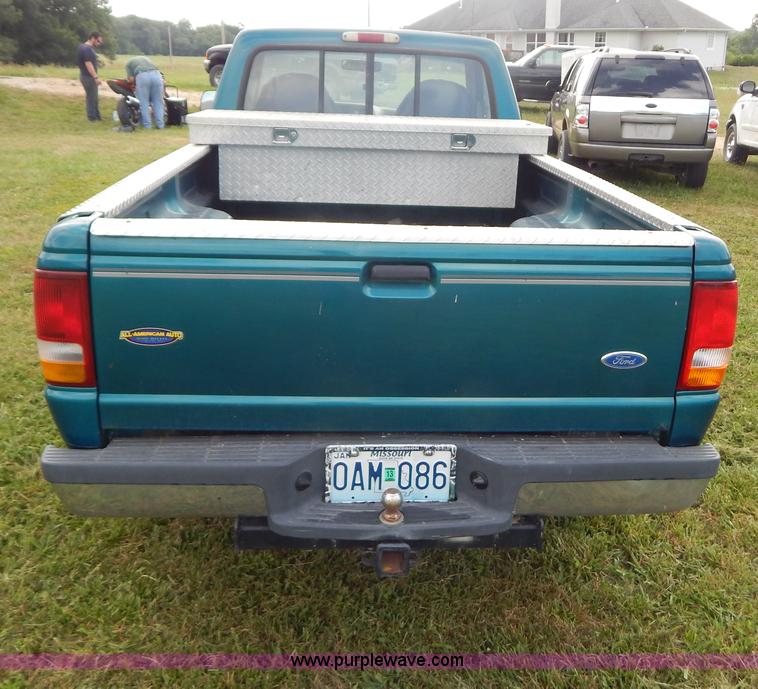 image for item G3322 1993 Ford Ranger STX pickup truck