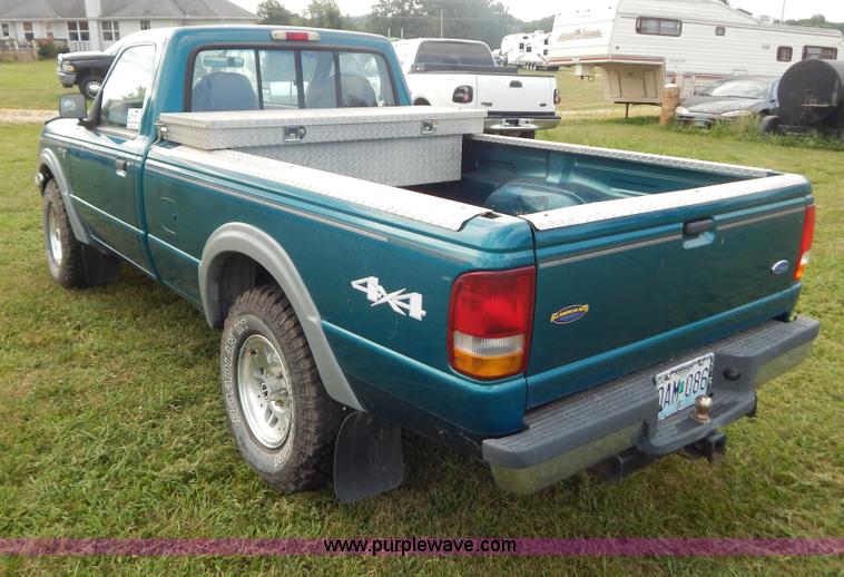 image for item G3322 1993 Ford Ranger STX pickup truck