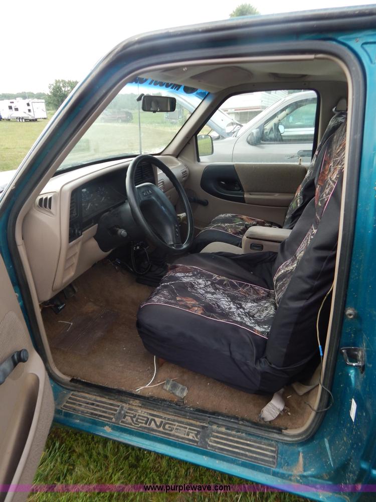 image for item G3322 1993 Ford Ranger STX pickup truck