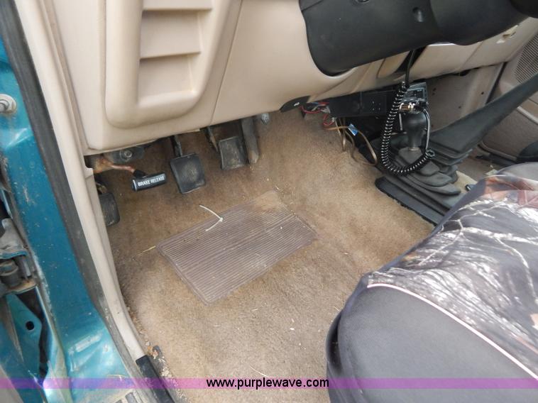 image for item G3322 1993 Ford Ranger STX pickup truck