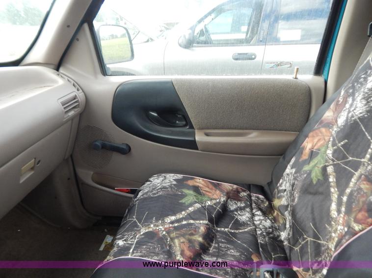 image for item G3322 1993 Ford Ranger STX pickup truck