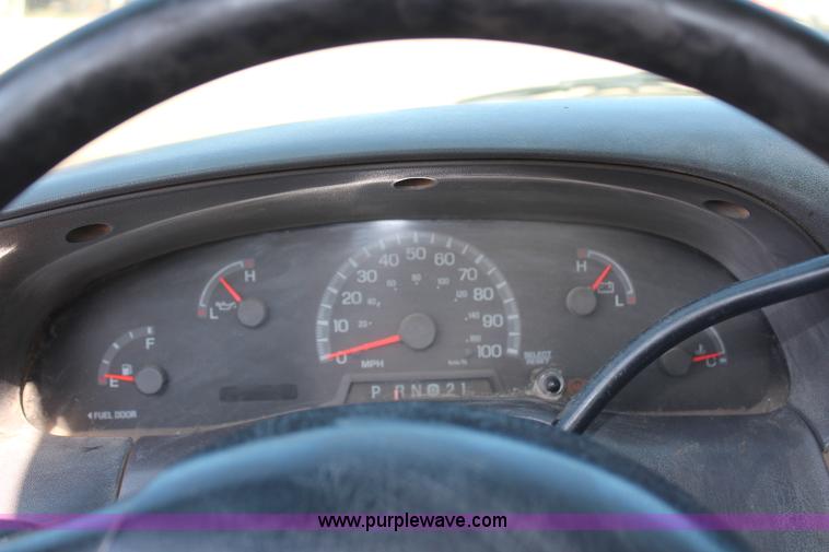 image for item G5204 1999 Ford F150 SuperCab pickup truck