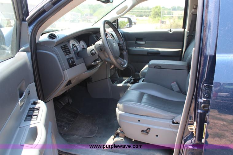 image for item G5486 2005 Dodge Durango Limited SUV