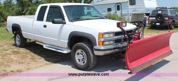 image for item G5492 1996 Chevrolet 2500 pickup truck