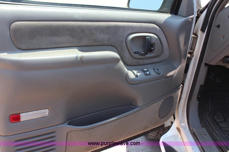 image for item G5492 1996 Chevrolet 2500 pickup truck