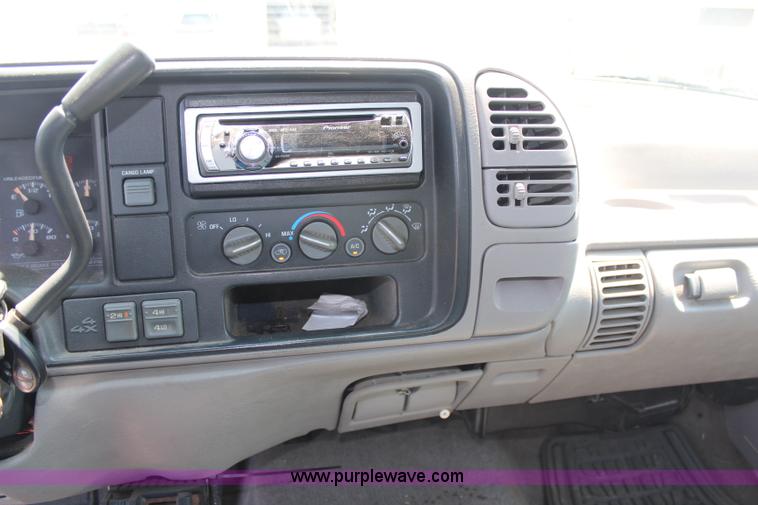 image for item G5492 1996 Chevrolet 2500 pickup truck