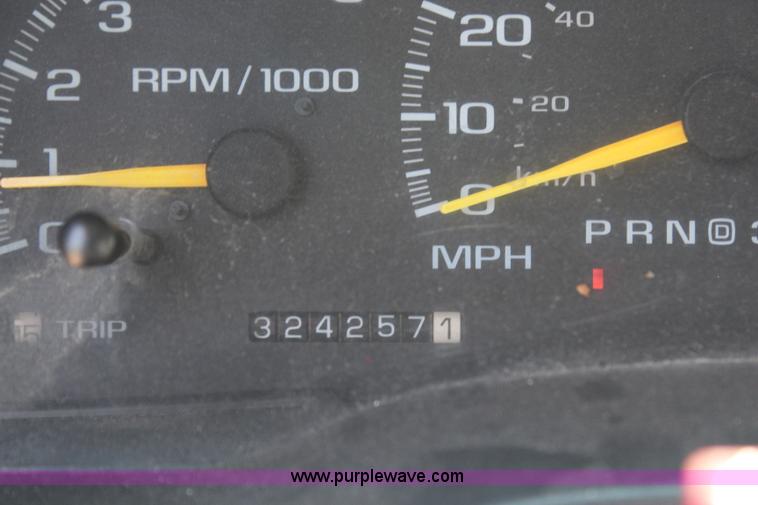 image for item G5492 1996 Chevrolet 2500 pickup truck