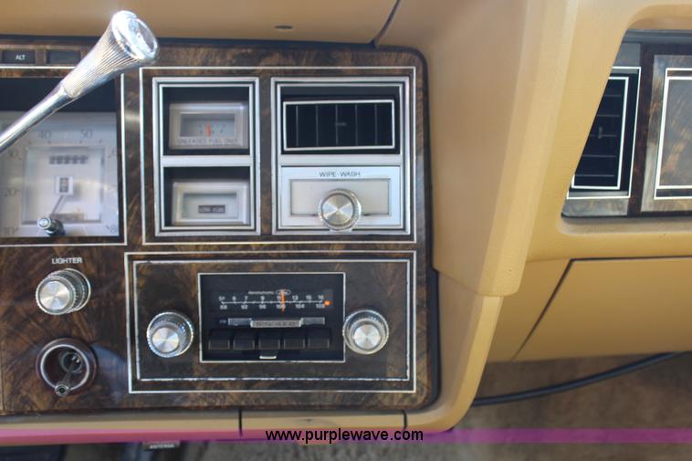 image for item G5497 1977 Lincoln Continental Mark V