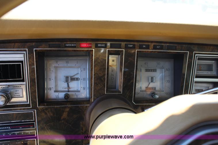 image for item G5497 1977 Lincoln Continental Mark V