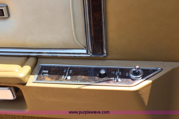 image for item G5497 1977 Lincoln Continental Mark V