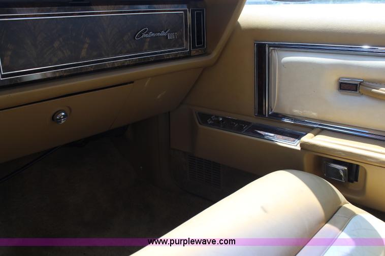 image for item G5497 1977 Lincoln Continental Mark V