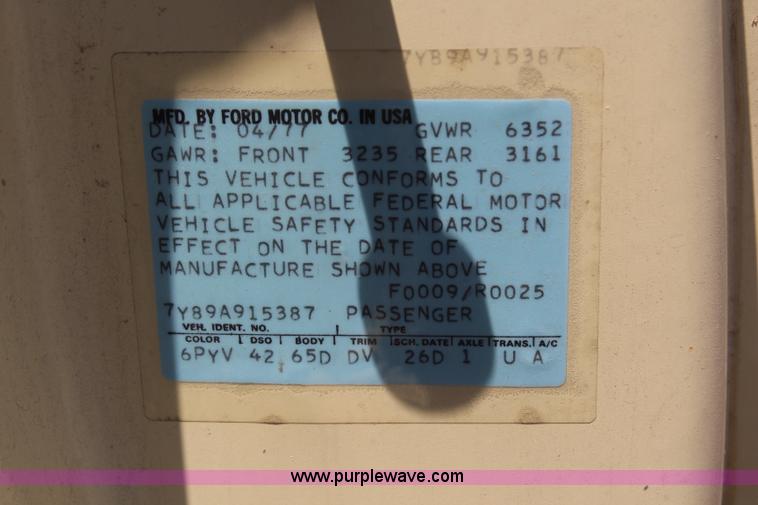 image for item G5497 1977 Lincoln Continental Mark V