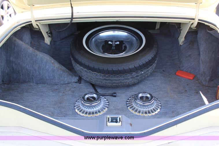 image for item G5497 1977 Lincoln Continental Mark V