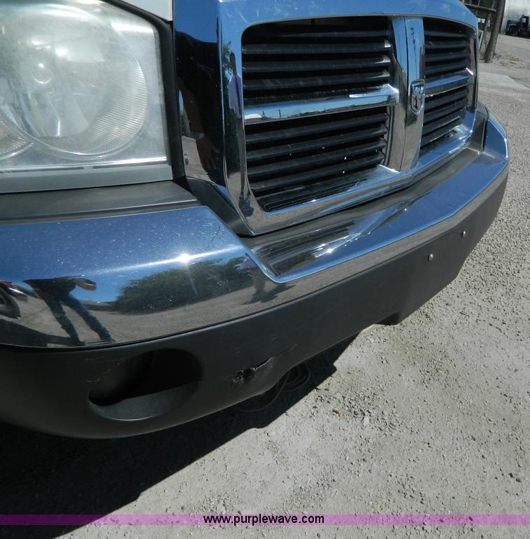 image for item G7887 2005 Dodge Dakota SLT pickup truck
