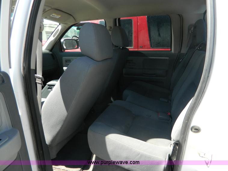 image for item G7887 2005 Dodge Dakota SLT pickup truck