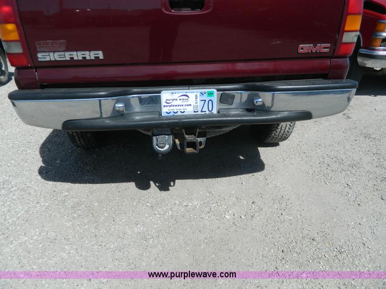 image for item G7889 2002 GMC Sierra 1500 Z71 pickup truck