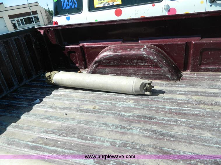 image for item G7889 2002 GMC Sierra 1500 Z71 pickup truck