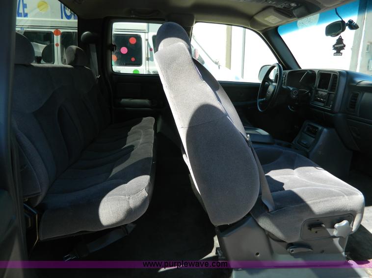 image for item G7889 2002 GMC Sierra 1500 Z71 pickup truck