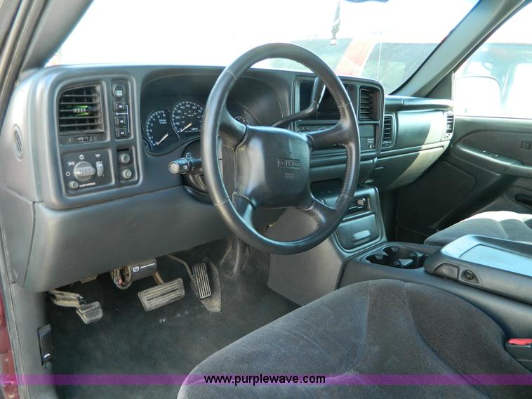 image for item G7889 2002 GMC Sierra 1500 Z71 pickup truck