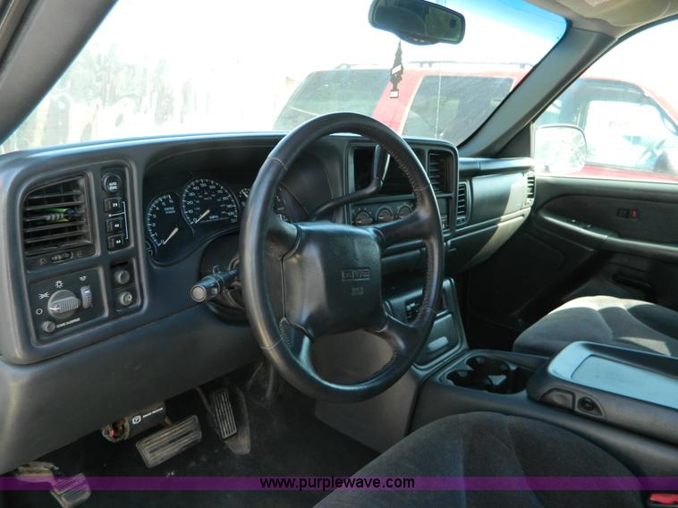 image for item G7889 2002 GMC Sierra 1500 Z71 pickup truck