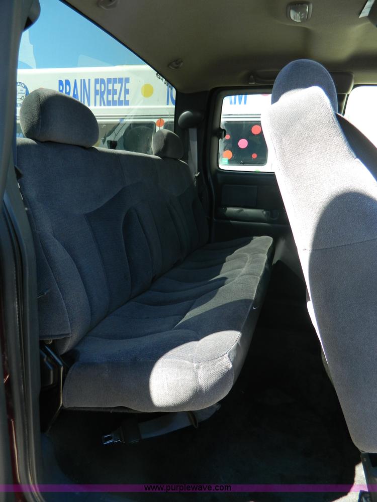 image for item G7889 2002 GMC Sierra 1500 Z71 pickup truck