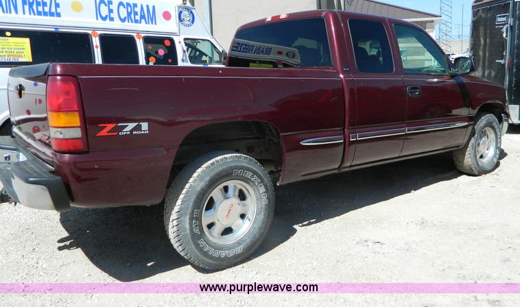 image for item G7889 2002 GMC Sierra 1500 Z71 pickup truck