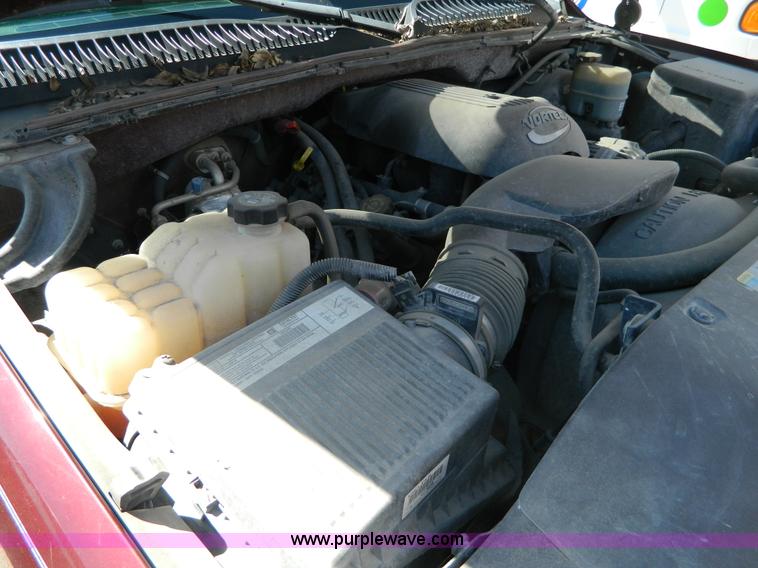 image for item G7889 2002 GMC Sierra 1500 Z71 pickup truck